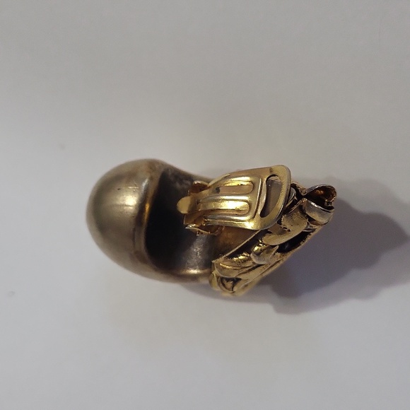 Vintage Isabel Canovas clip ons - Picture 5 of 9